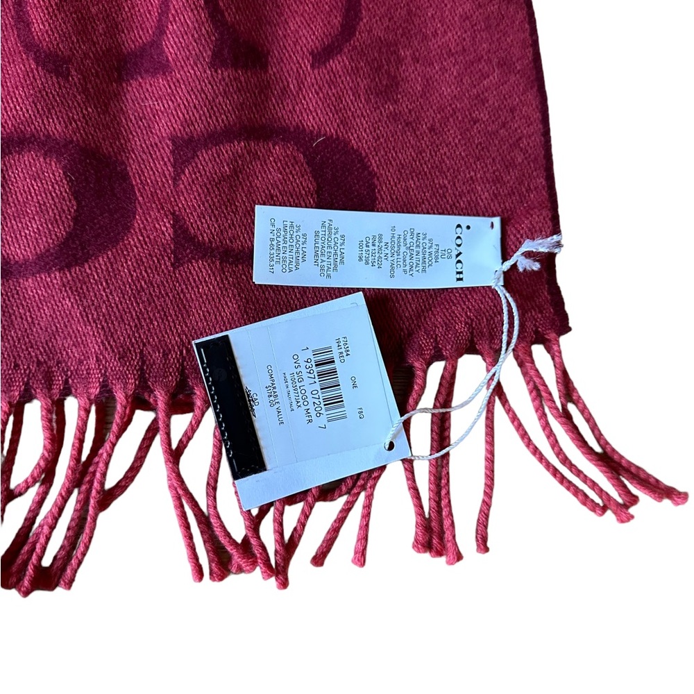 Coach scarf new with tags never worn perfect condition.